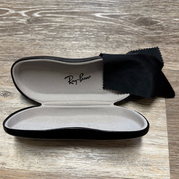 Ray-Ban Accessories - Ray-Ban Black Glasses Case with Cloth
